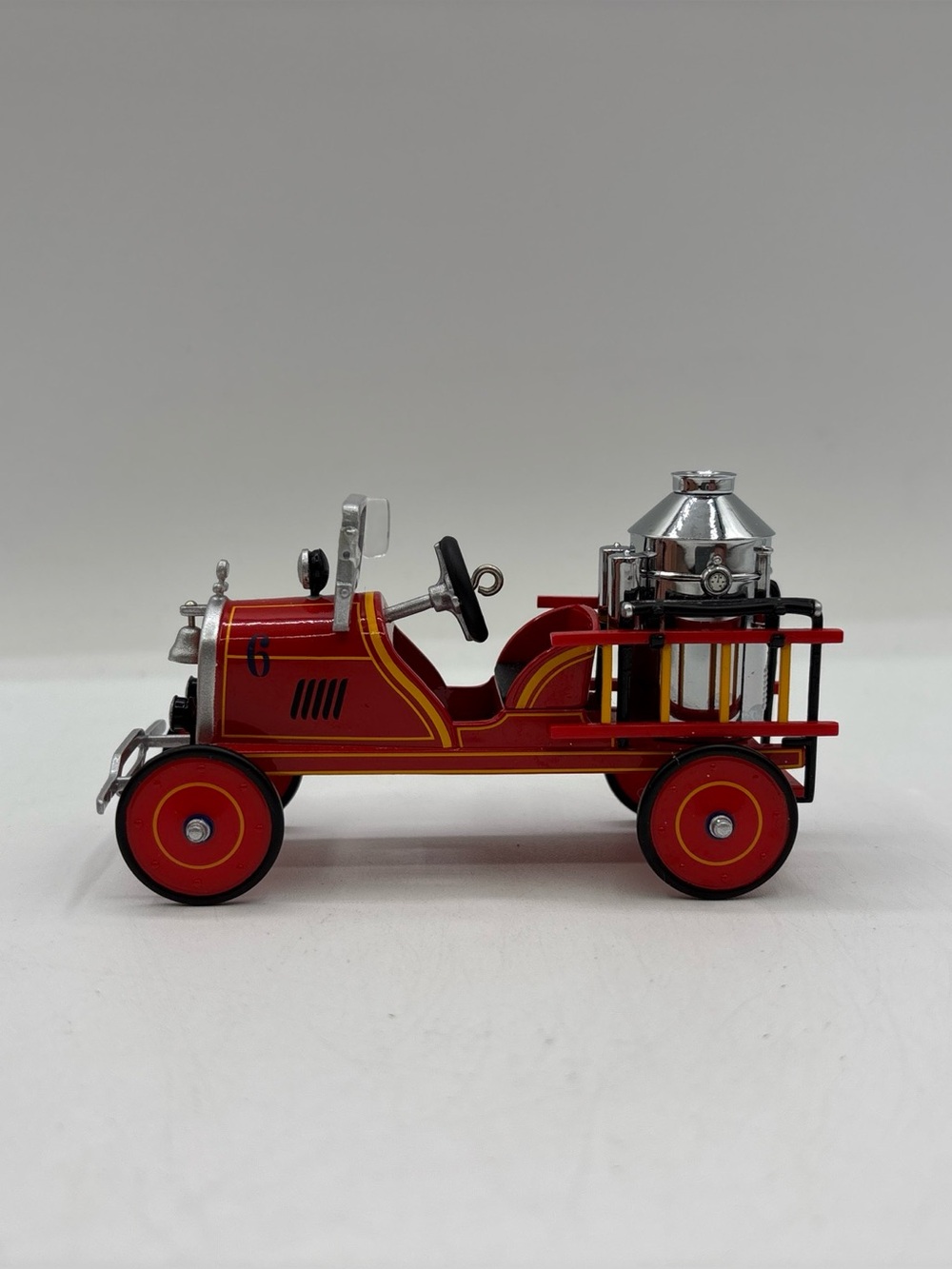Hallmark Keepsake Ornament 2000 Vintage 1924 Toledo Fire Engine 6 7th In Series‎